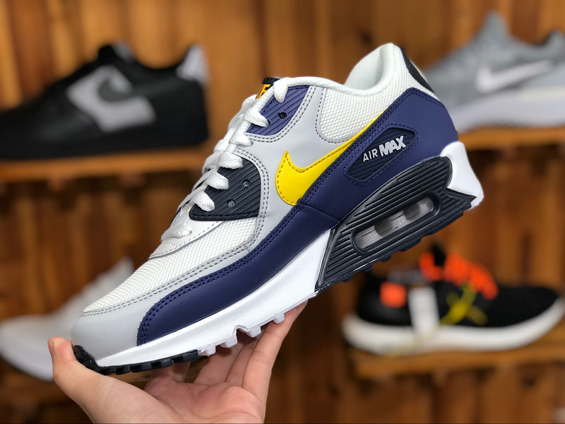 nike air max 90 michigan